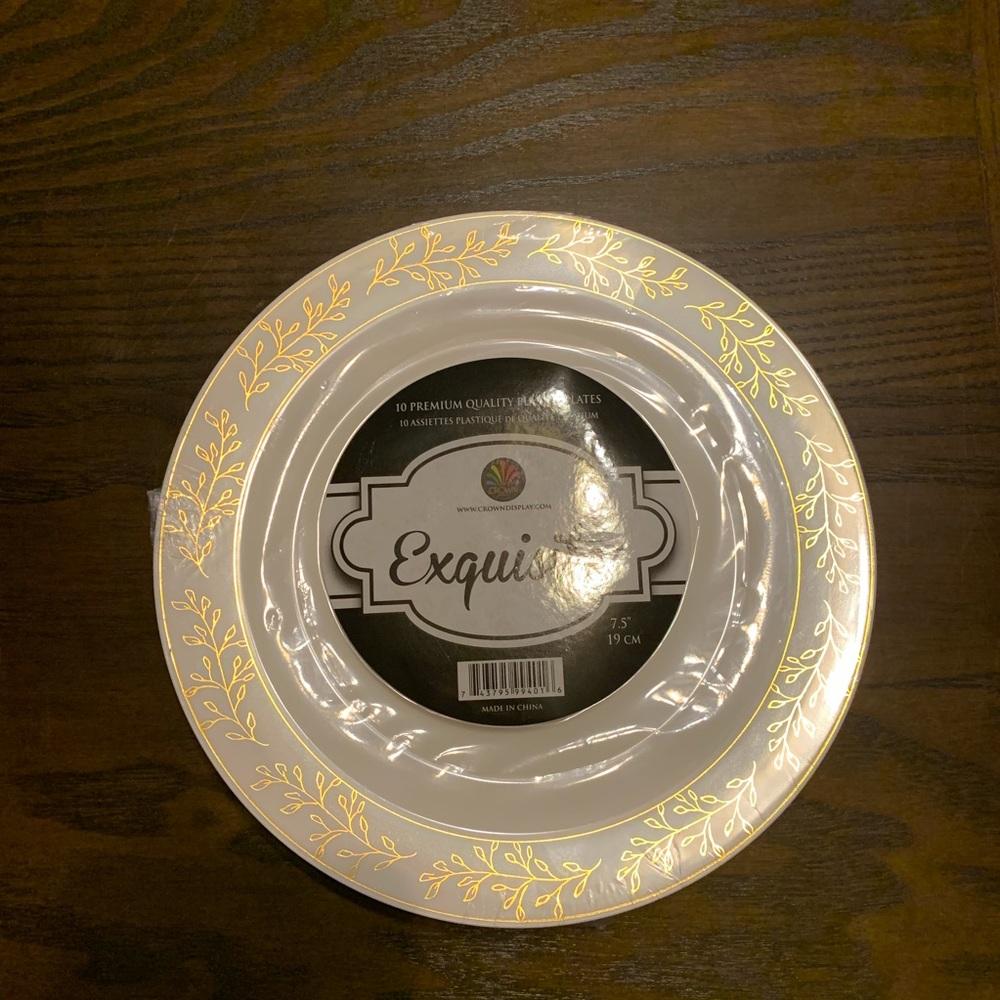 60 NEW Salad/Desert Plates - Disposable